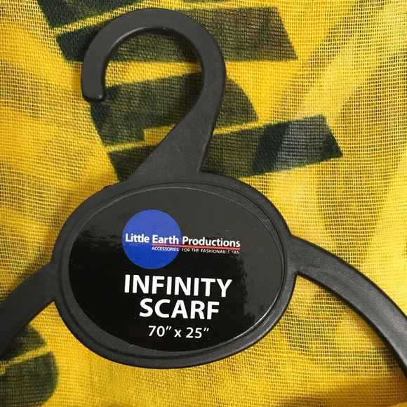 NWT Green Bay Packers Infinity Scarf, Green or Gold - Picture 3 of 10